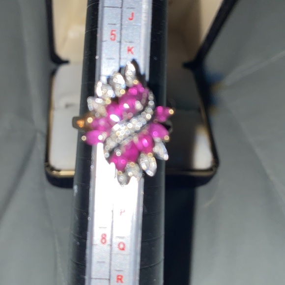 🩷🤍💛EUC Like New 14K Gold 10 Genuine Rubies & Diamonds Cocktail Ring - Size: 6 - Picture 10 of 15
